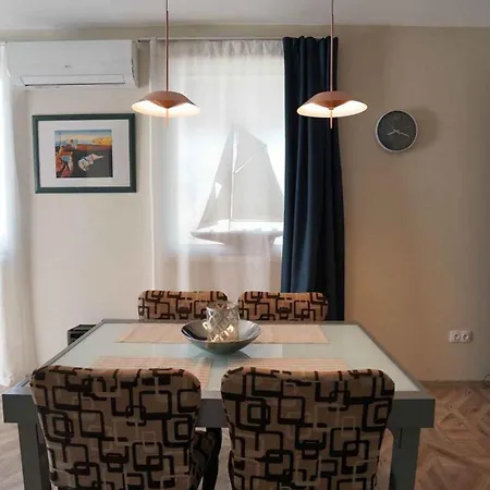 Case de vacanță With Hot Tub Keszthely-balaton 58000